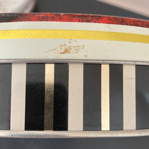 Vintage Christmas Tin - Picture 7 of 8